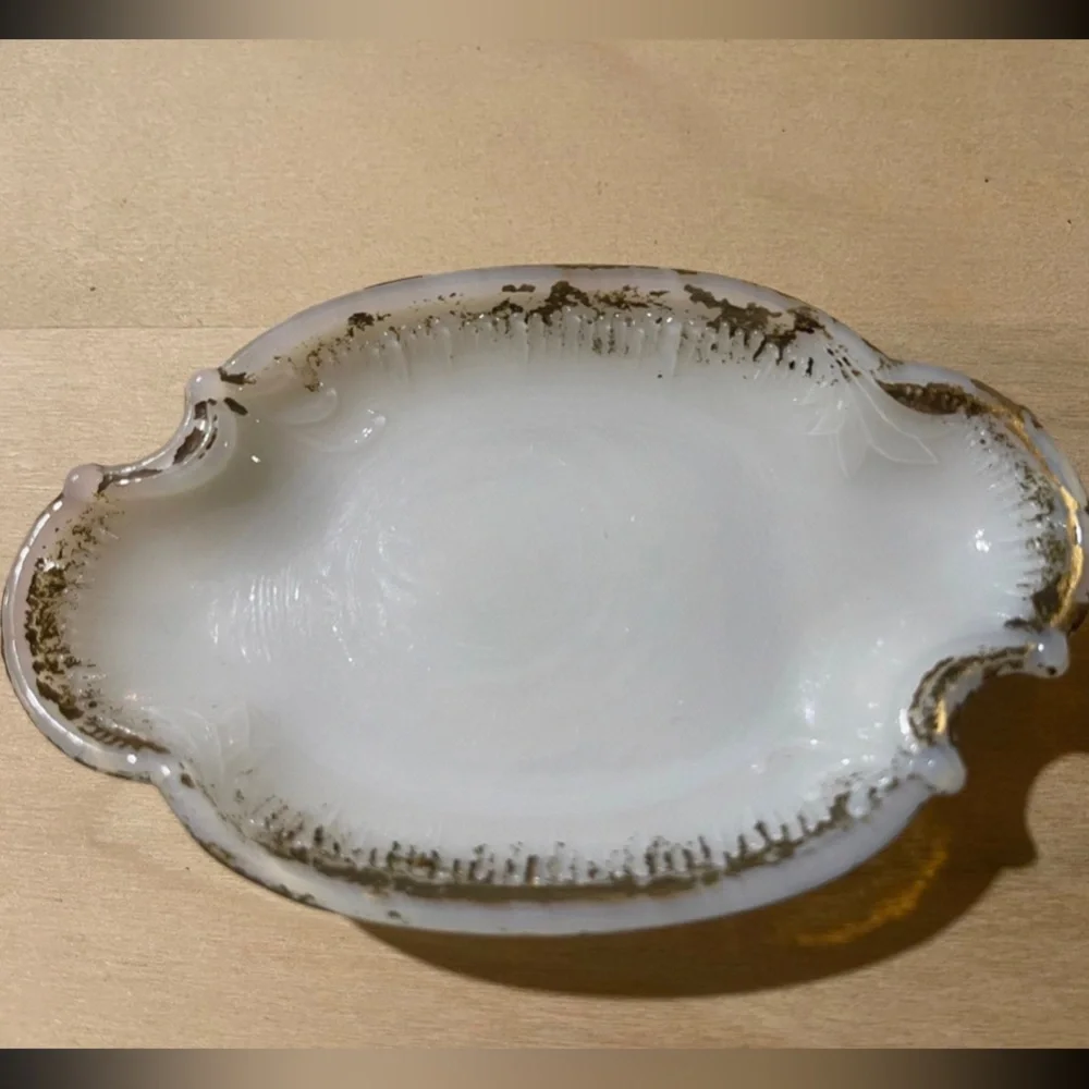 Antique Dithridge Victorian era milk glass vanity set